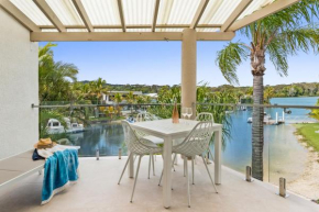 St Tropez 7, Stylish Apartment on the Noosa Waterfront, River Views